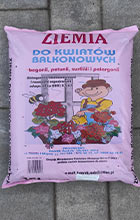 ziemia-do-kwiatów-balkonowych